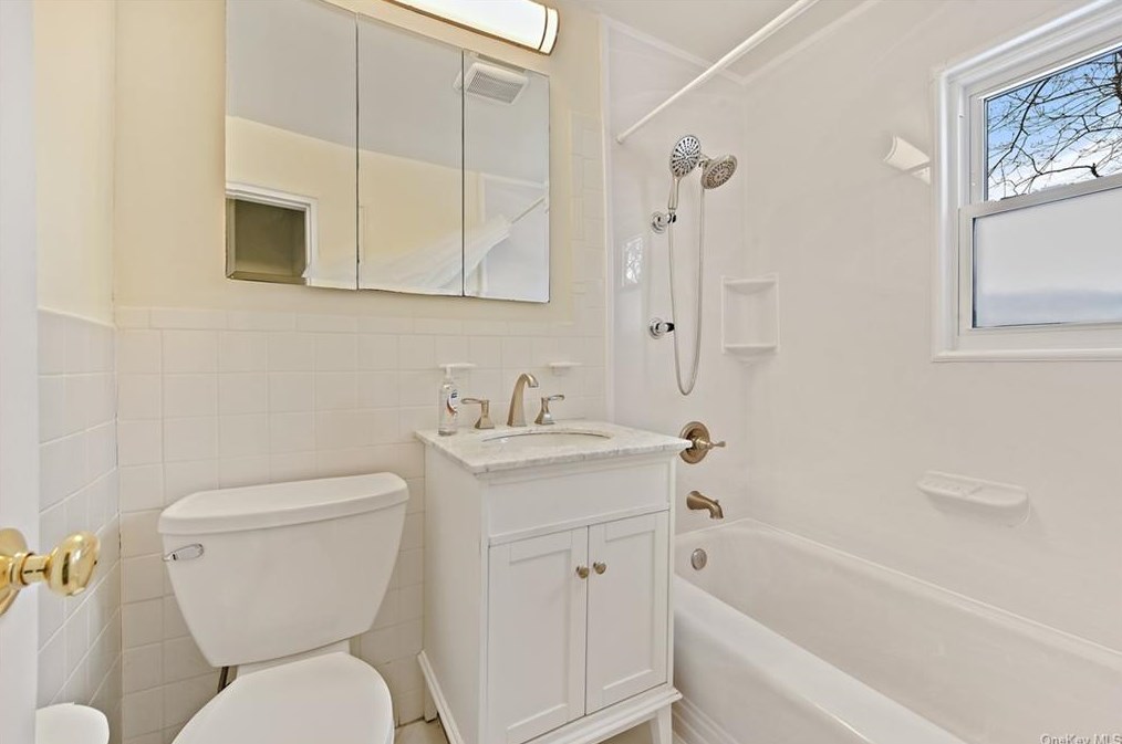 120 Broadway, Irvington On Hudson NY  10533-1234 exterior