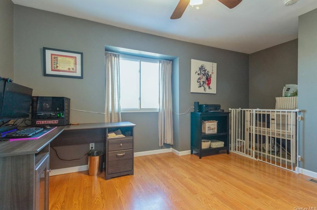 25 Waterview Est, Peekskill NY 10566-4437 exterior