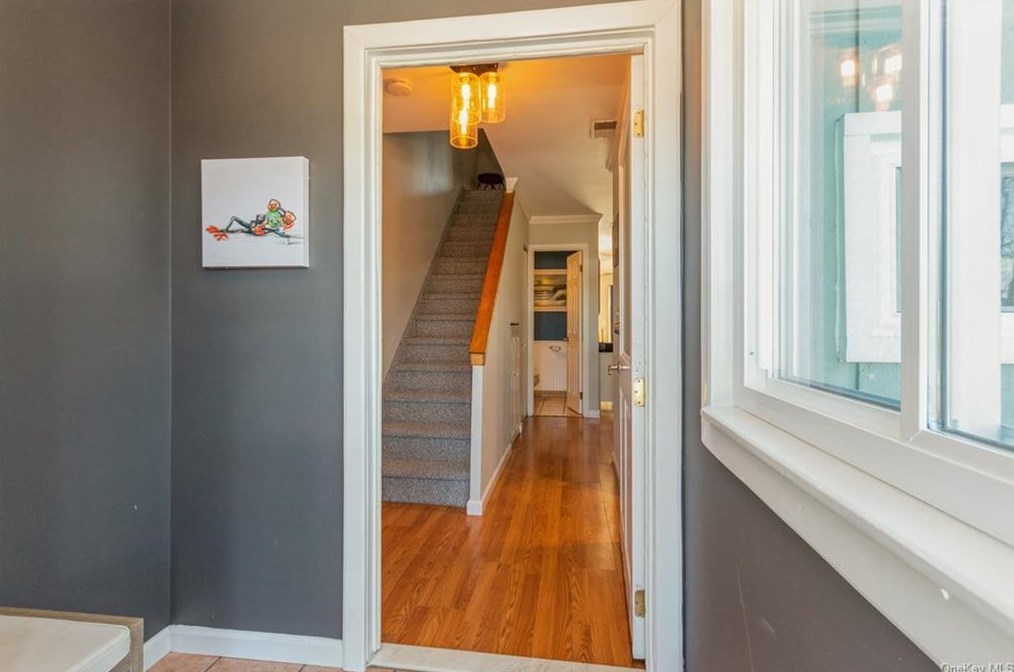 25 Waterview Est, Peekskill NY 10566-4437 exterior