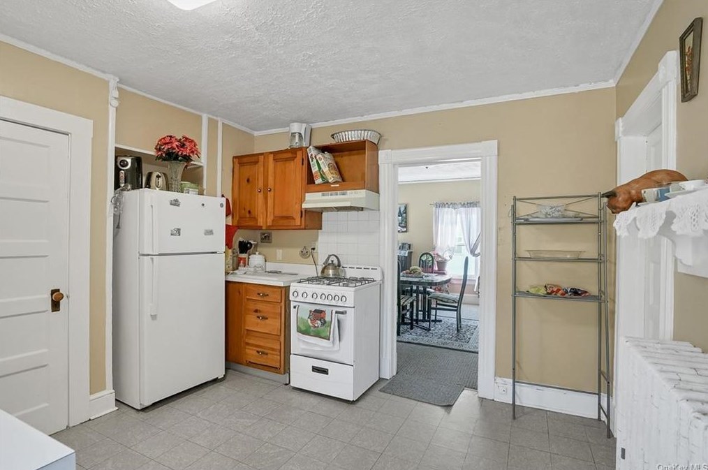 935 Reynolds St, Peekskill NY 10566-2332 exterior