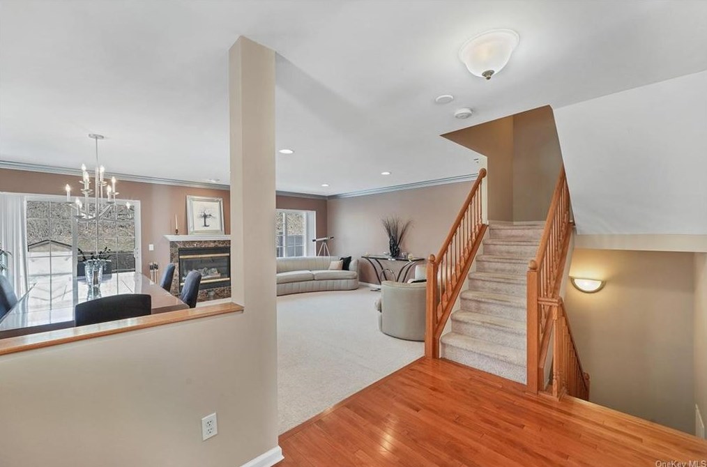 90 Hillcrest Ln, Peekskill NY  10566-6925 exterior