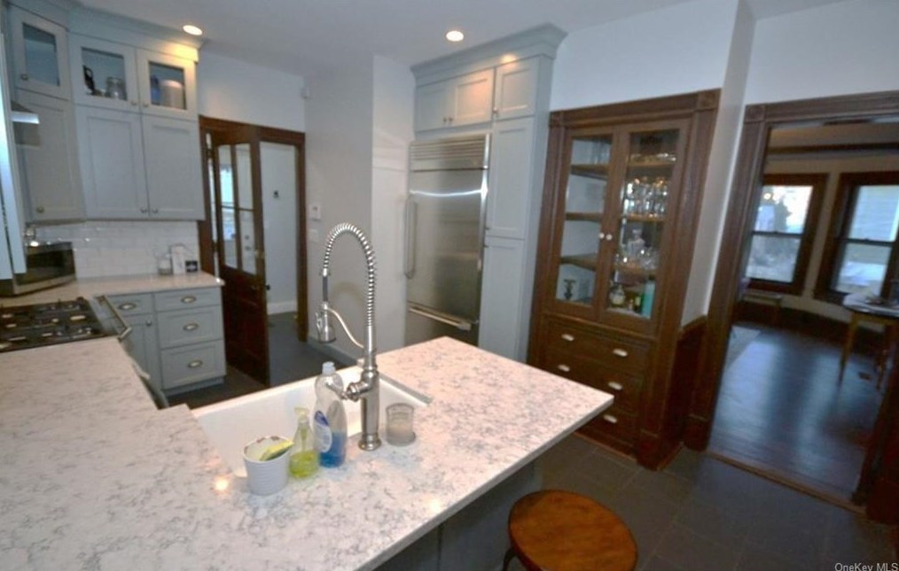 834 John St, Peekskill NY  10566-2136 exterior