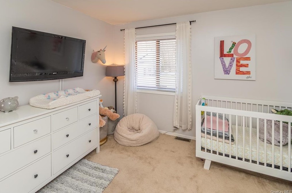 255 Heritage Ln, Monroe NY  10950-5141 exterior