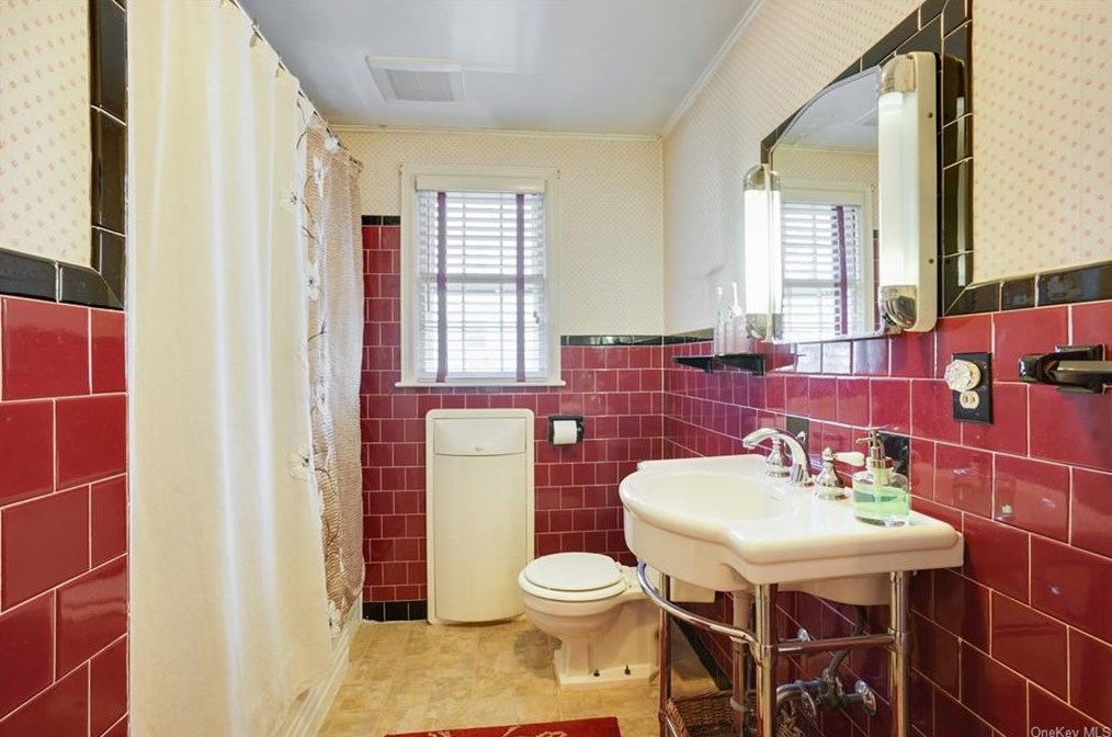 12 Island View Ave, Monroe NY  10950-1406 exterior