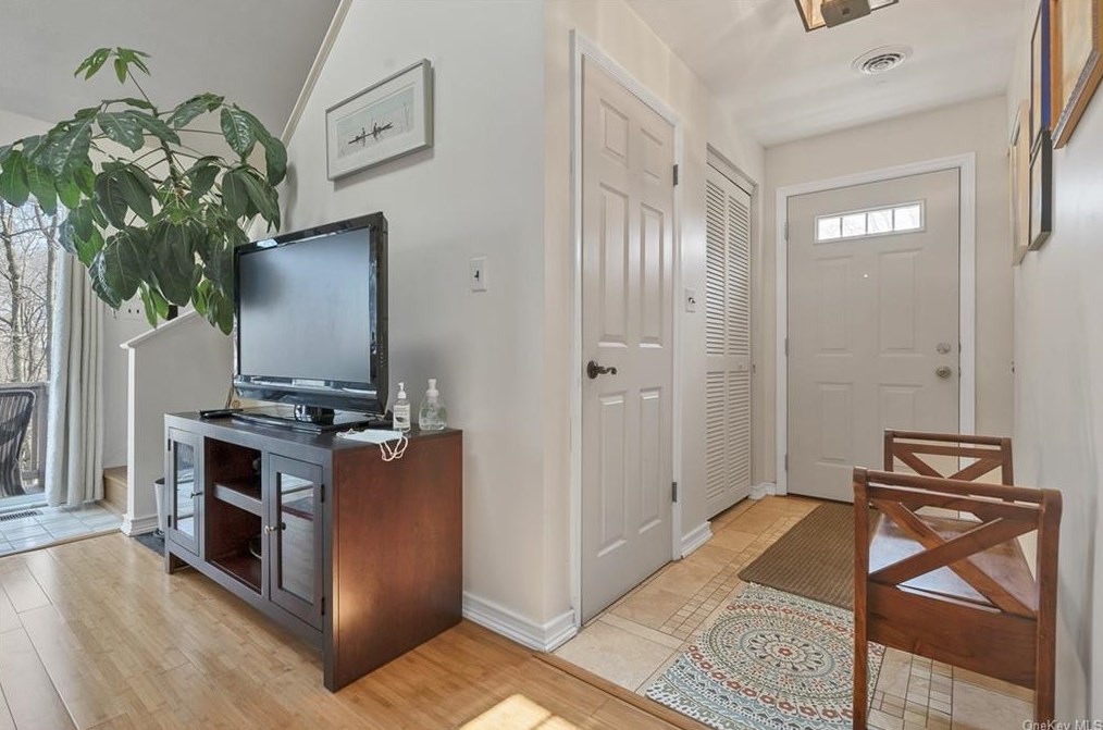 138 Fields Ln, Peekskill NY  10566-4855 exterior