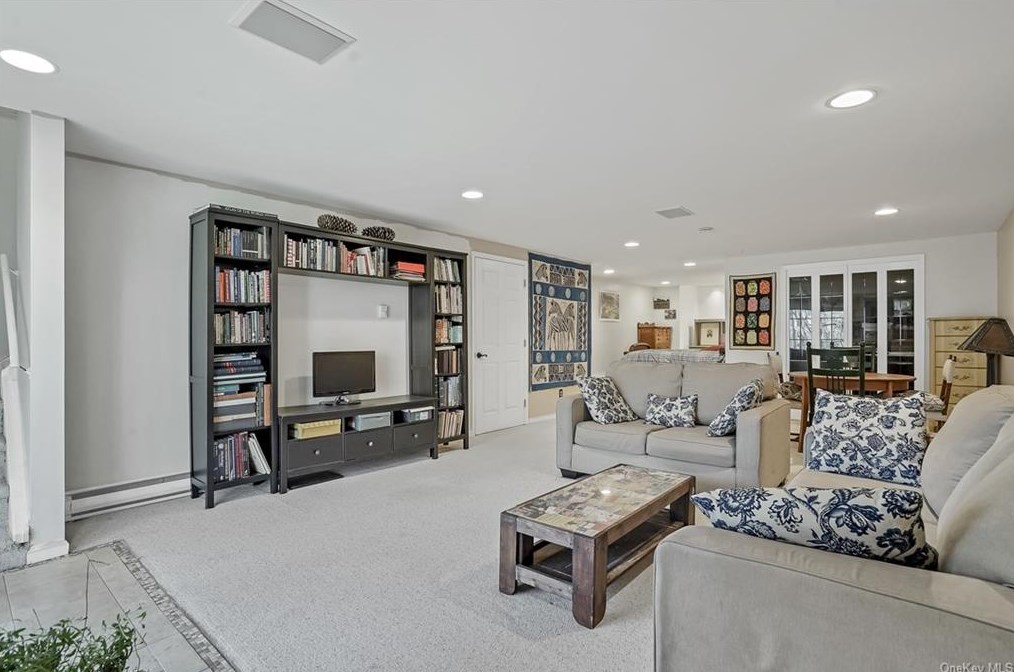 138 Fields Ln, Peekskill NY  10566-4855 exterior