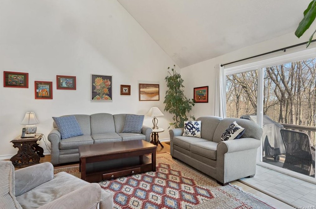 138 Fields Ln, Peekskill NY  10566-4855 exterior