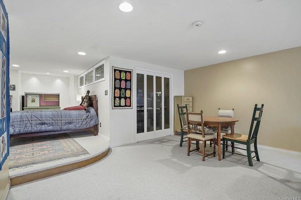 138 Fields Ln, Peekskill NY  10566-4855 exterior