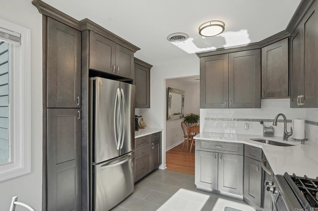 138 Fields Ln, Peekskill NY  10566-4855 exterior