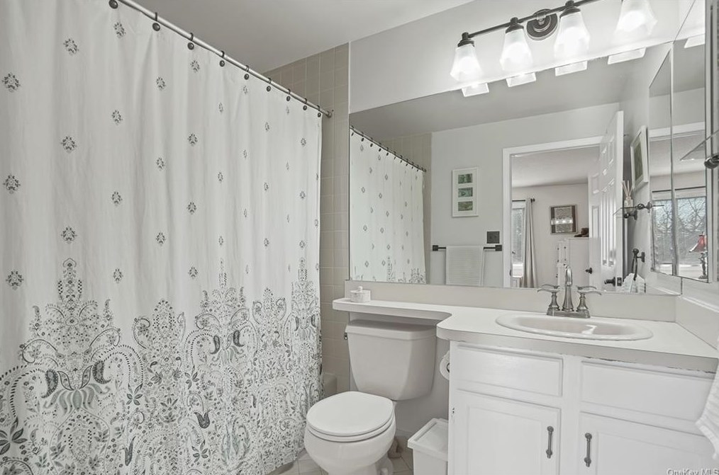 138 Fields Ln, Peekskill NY  10566-4855 exterior