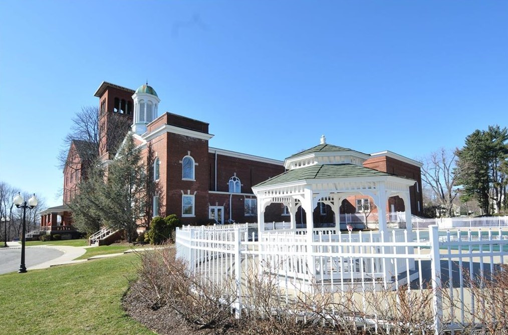 138 Fields Ln, Peekskill NY  10566-4855 exterior