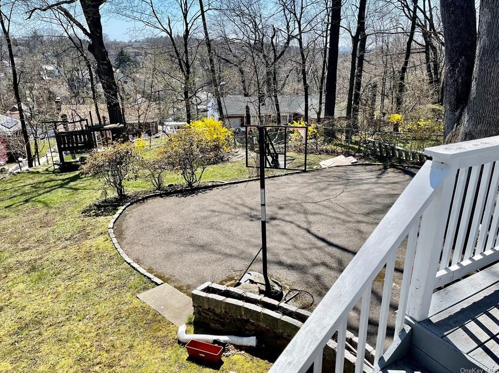 364 Palmer Rd, Yonkers NY  10701-5251 exterior