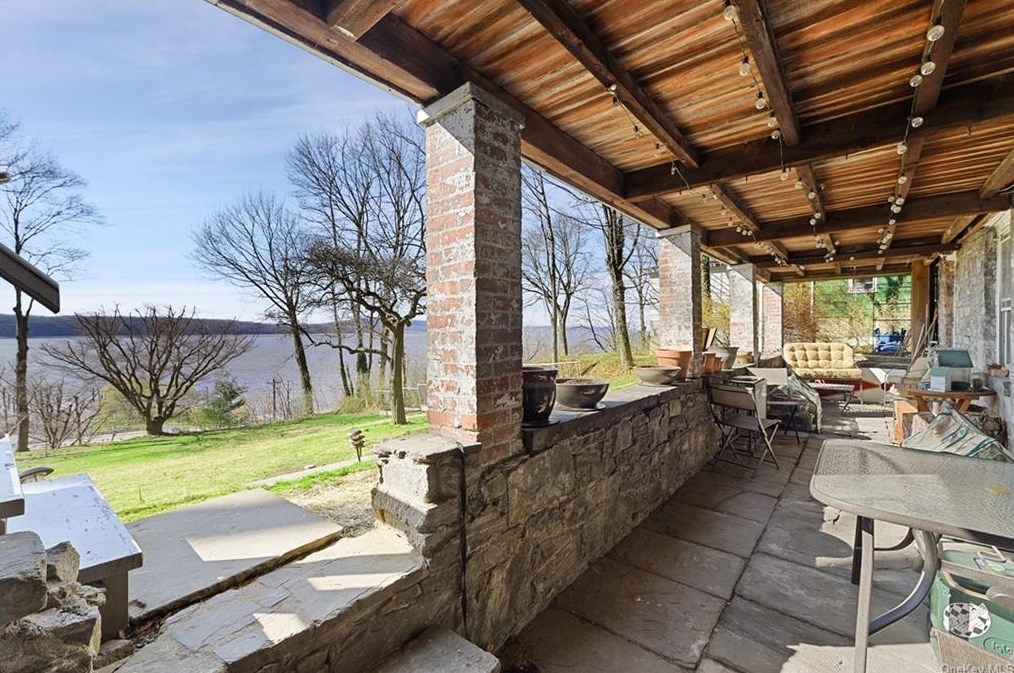 63 Livingston Ave, Dobbs Ferry NY exterior