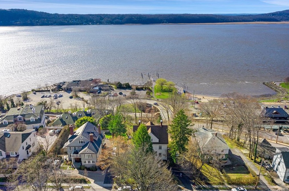 63 Livingston Ave, Dobbs Ferry NY exterior