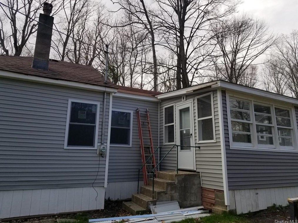 14 Cardinal Trl, Wurtsboro NY  12790-6905 exterior