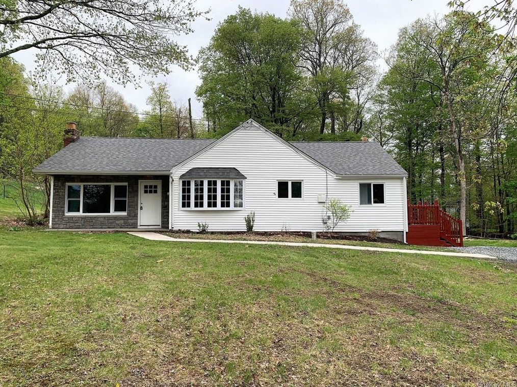 442 Strawridge Rd, Wallkill NY  12589-3968 exterior