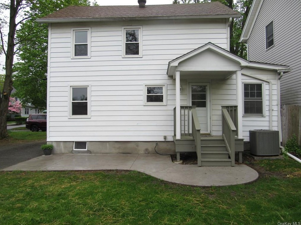 74 Montgomery St, Goshen NY  10924-1515 exterior