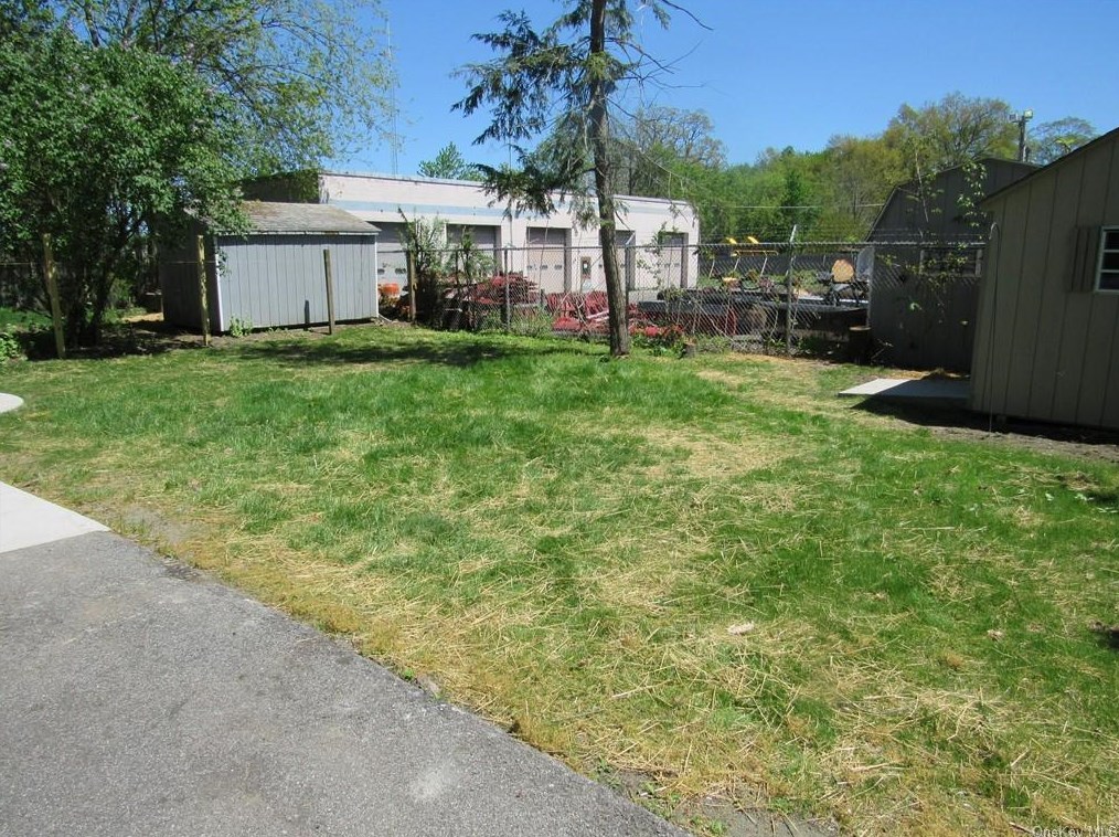74 Montgomery St, Goshen NY  10924-1515 exterior