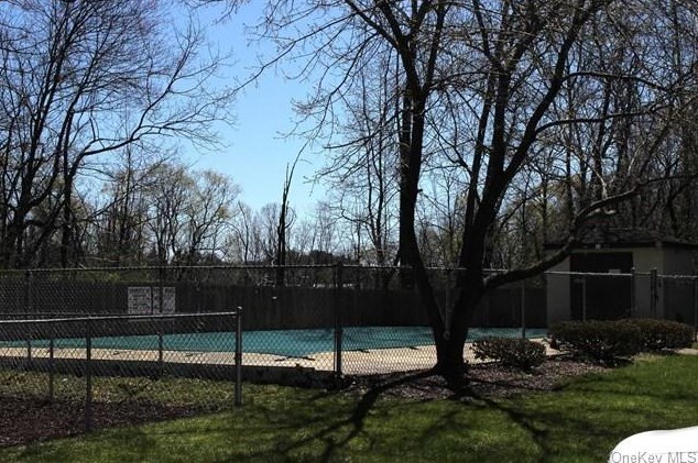 26 Cooper Rd, Poughkeepsie NY  12603-1665 exterior