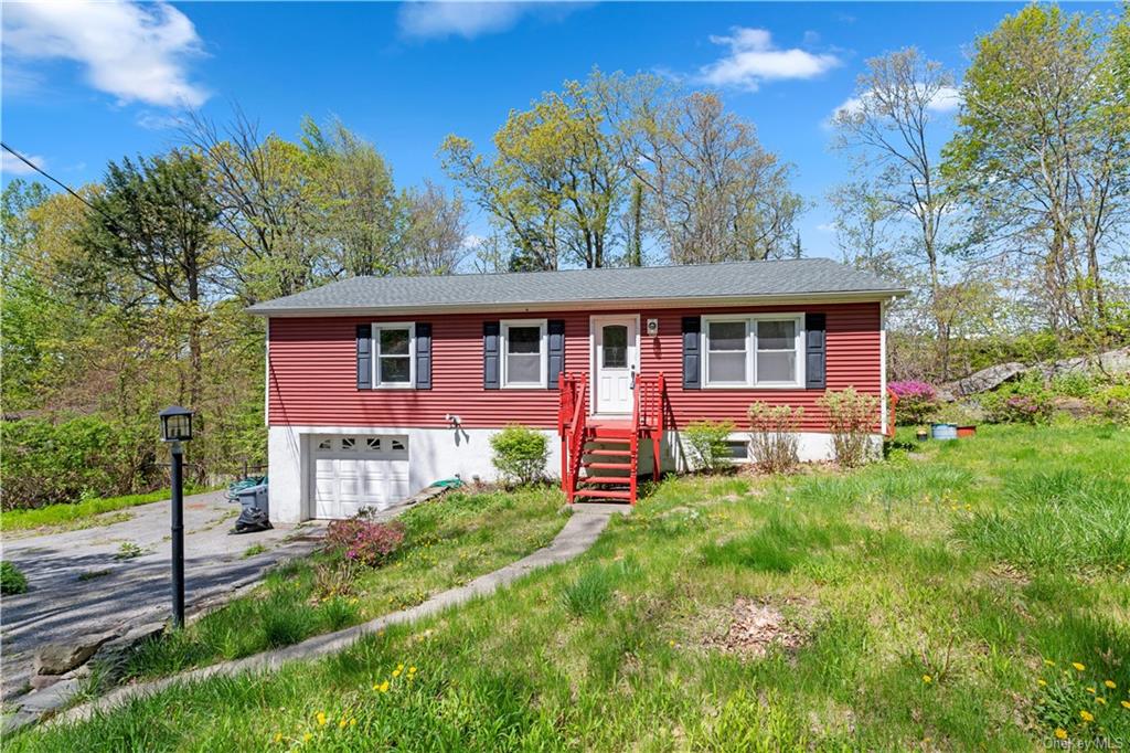 54 Newburgh Rd Patterson Ny 12563 Mls H6113032 Coldwell Banker