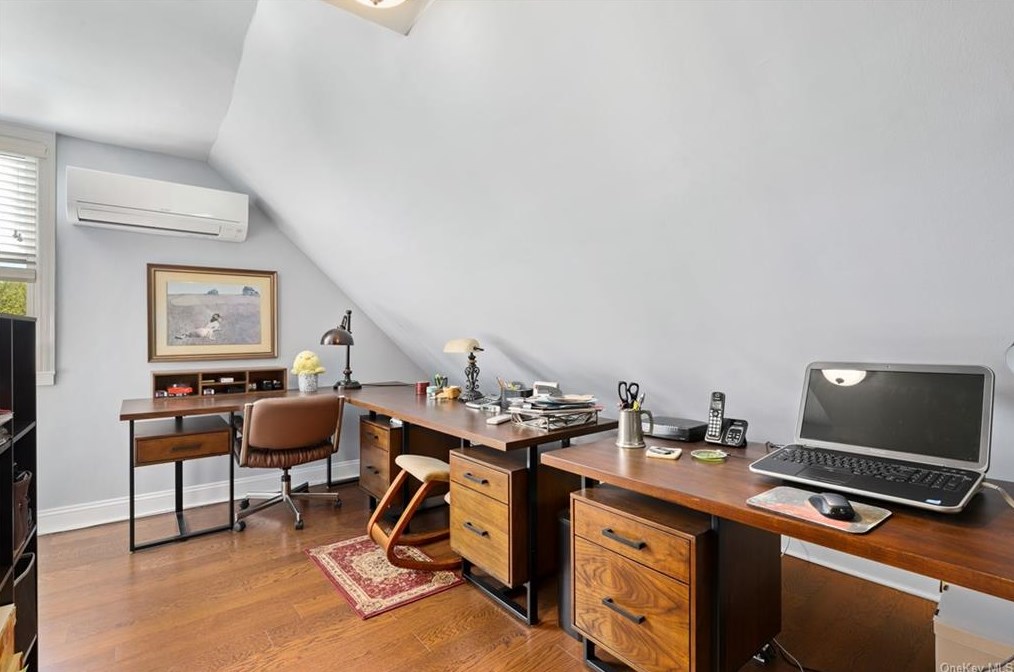 48 Bedford Rd, Katonah NY  10536-2119 exterior