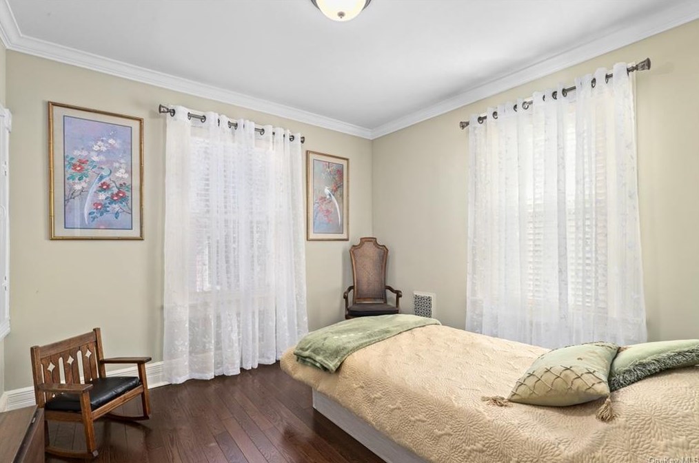 48 Bedford Rd, Katonah NY  10536-2119 exterior