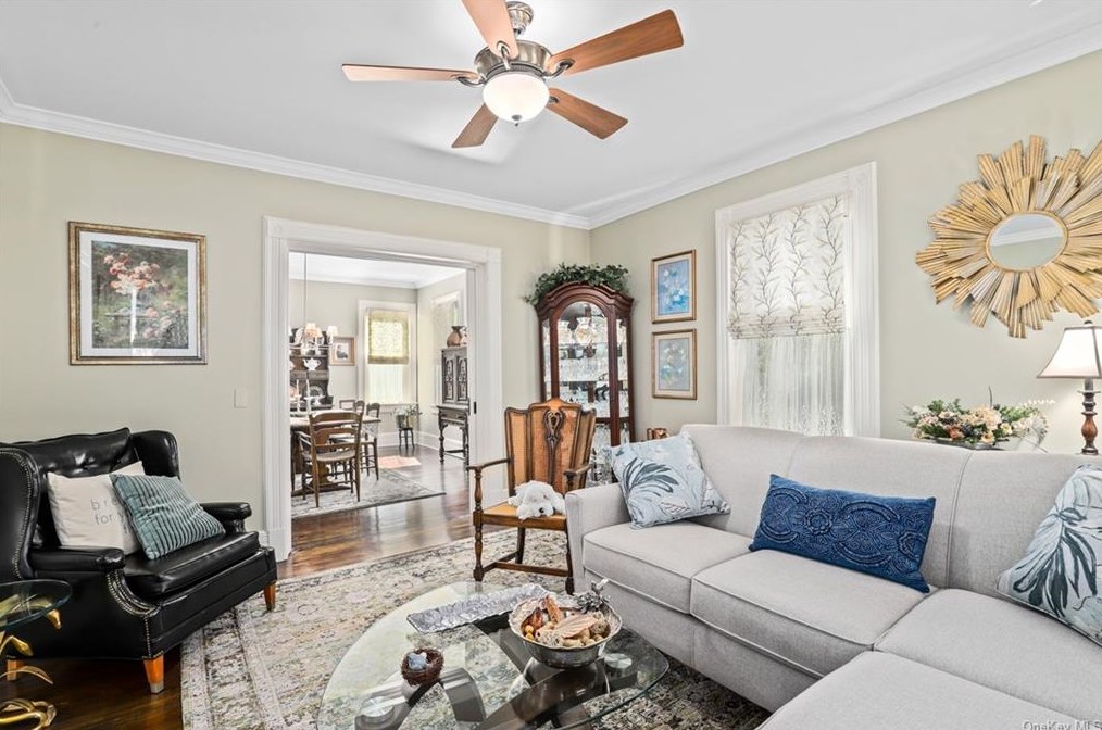 48 Bedford Rd, Katonah NY  10536-2119 exterior