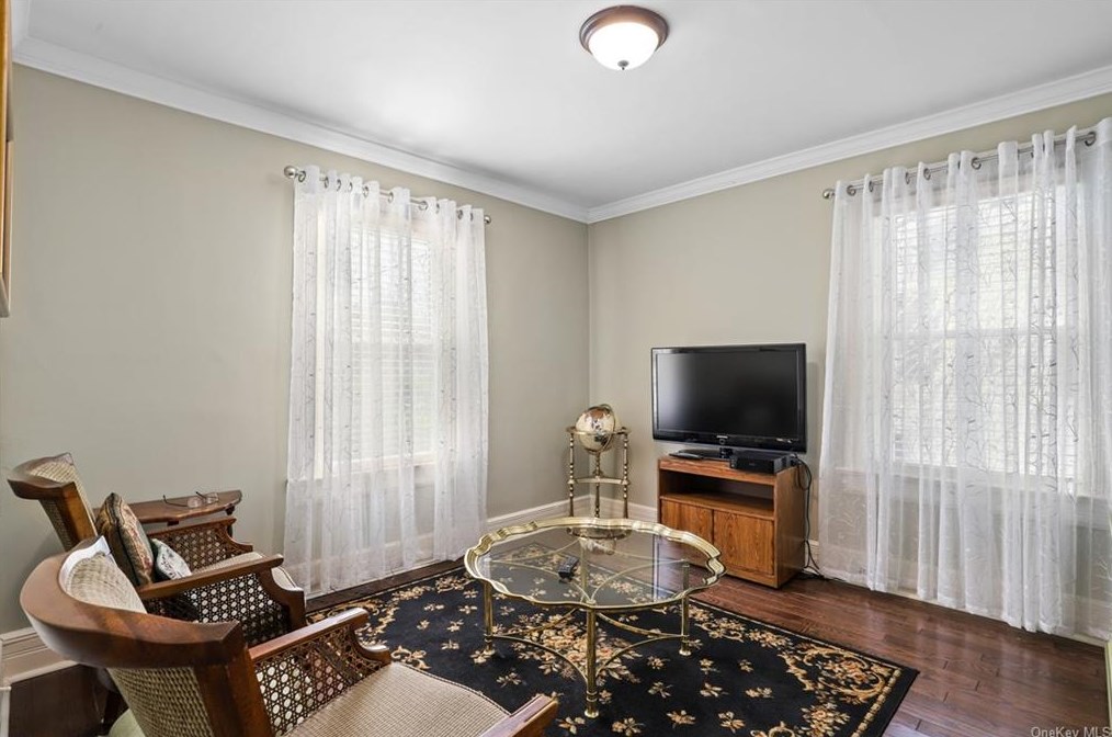 48 Bedford Rd, Katonah NY  10536-2119 exterior