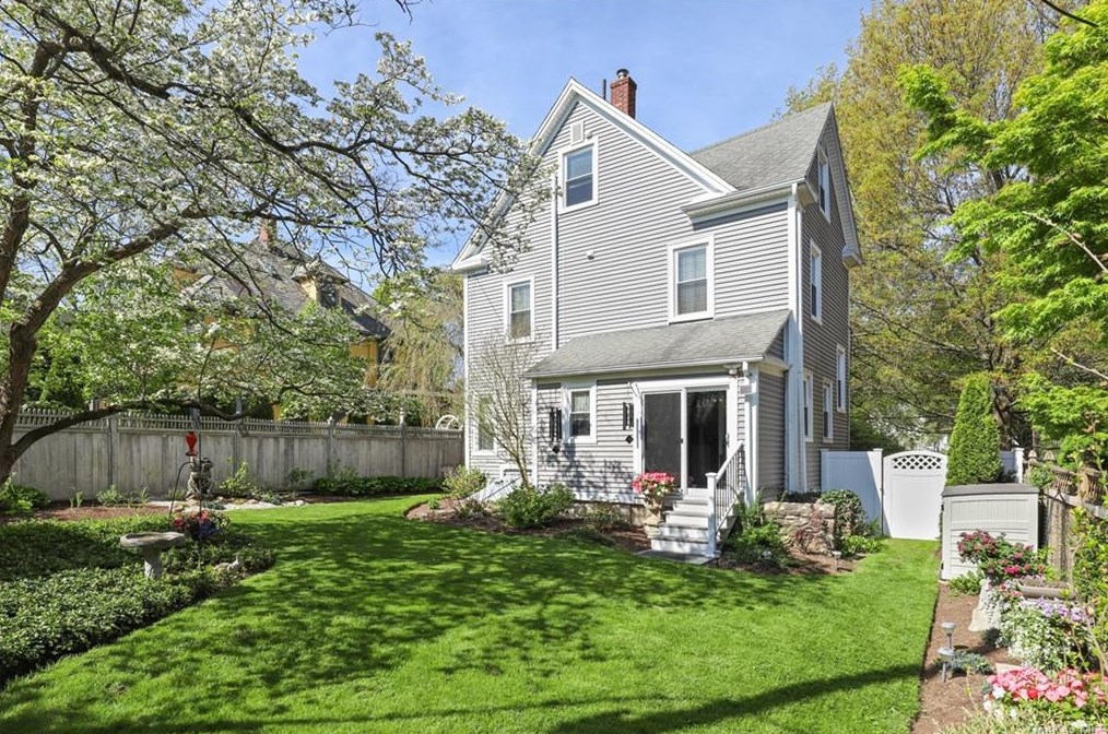 48 Bedford Rd, Katonah NY  10536-2119 exterior