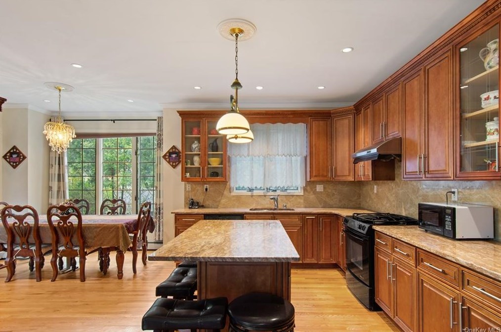 51 Van Wyck St, Croton On Hudson NY  10520-2525 exterior