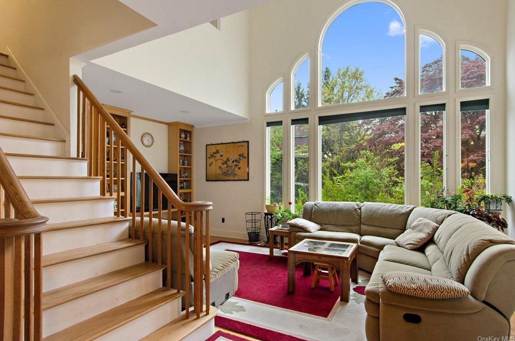 51 Van Wyck St, Croton On Hudson NY  10520-2525 exterior