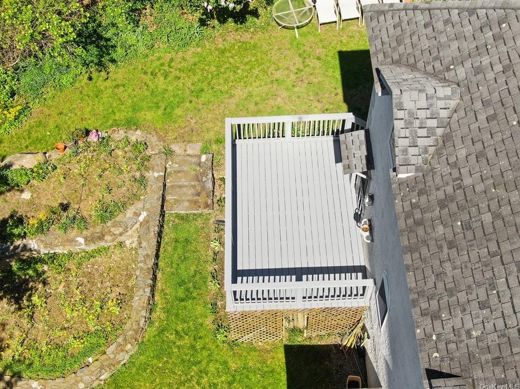 51 Van Wyck St, Croton On Hudson NY  10520-2525 exterior