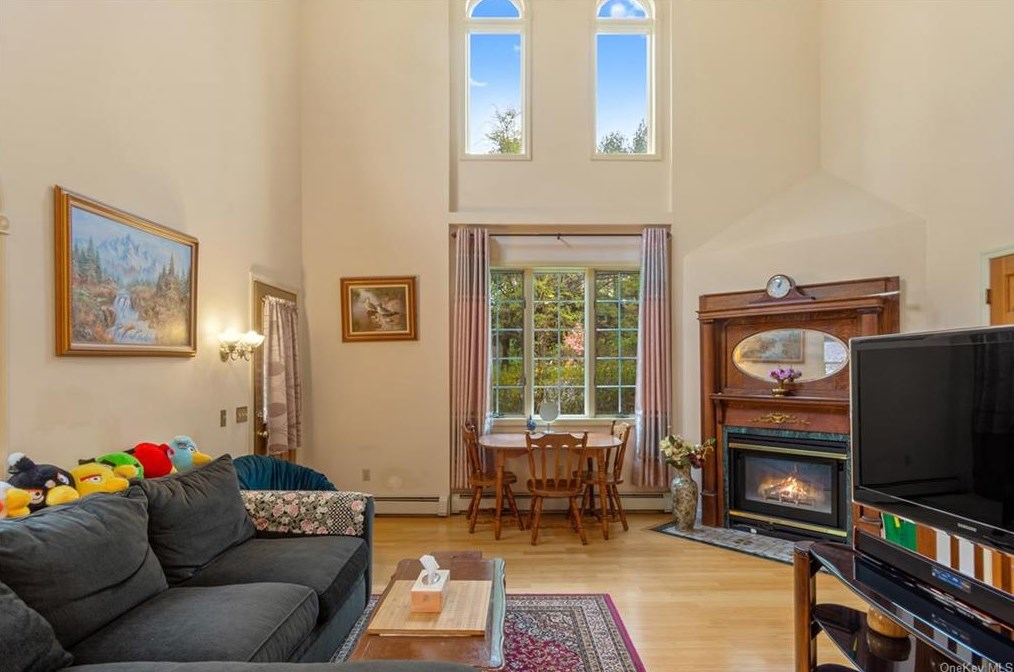 51 Van Wyck St, Croton On Hudson NY  10520-2525 exterior