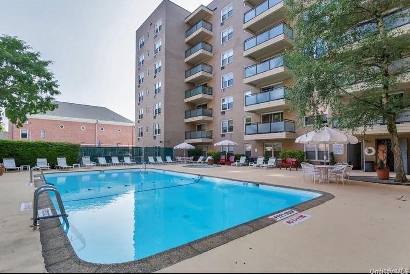 377 Westchester Ave, Rye Brook NY  10573-3603 exterior