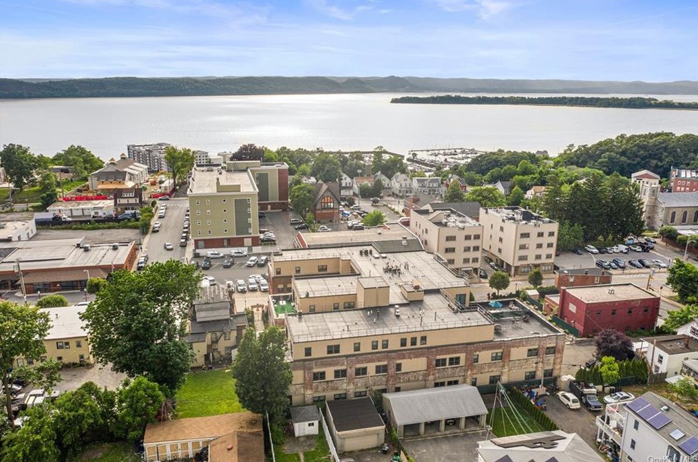 73 Spring St #2c, Crotonville, NY 10562