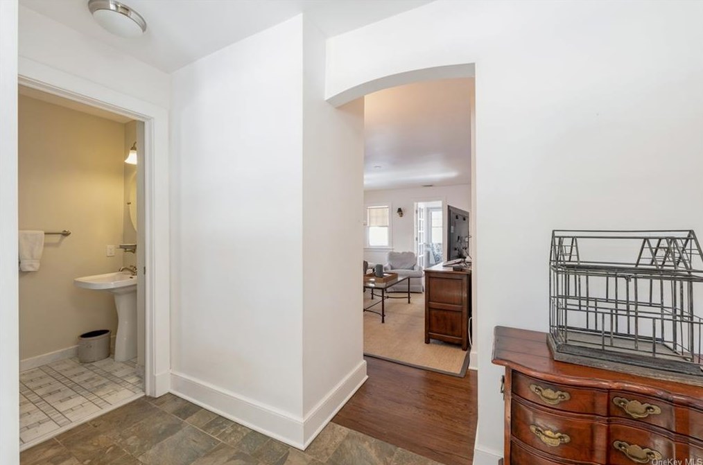 58 Gard Ave, Yonkers NY  10708-1320 exterior