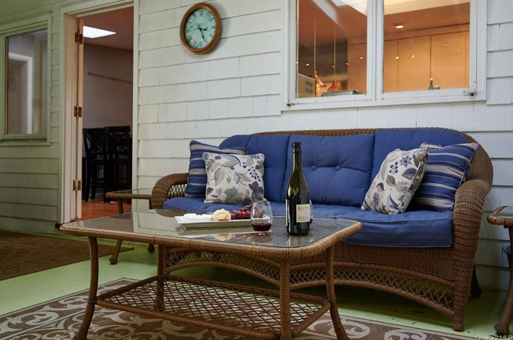 1059 Quaker Bridge Rd, Croton On Hudson NY  10520-3513 exterior