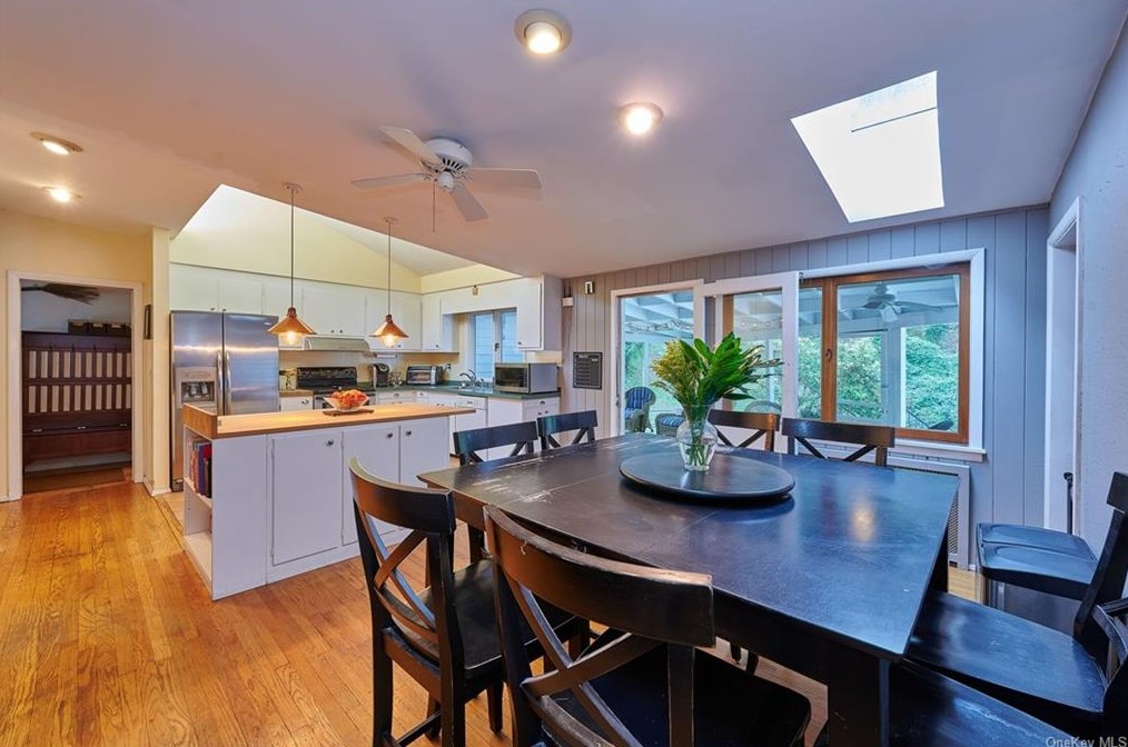 1059 Quaker Bridge Rd, Croton On Hudson NY  10520-3513 exterior