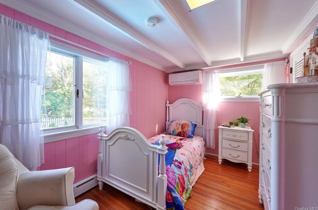 1059 Quaker Bridge Rd, Croton On Hudson NY  10520-3513 exterior