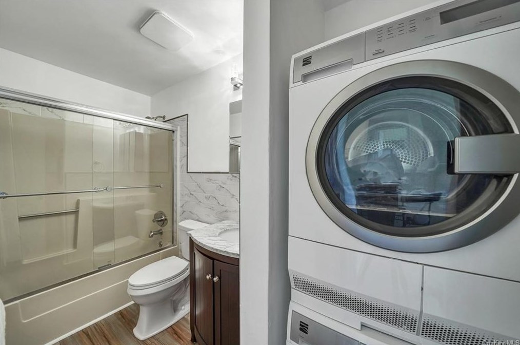 10 Waterview Est, Peekskill NY  10566-4437 exterior