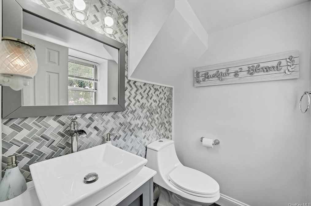 10 Waterview Est, Peekskill NY  10566-4437 exterior