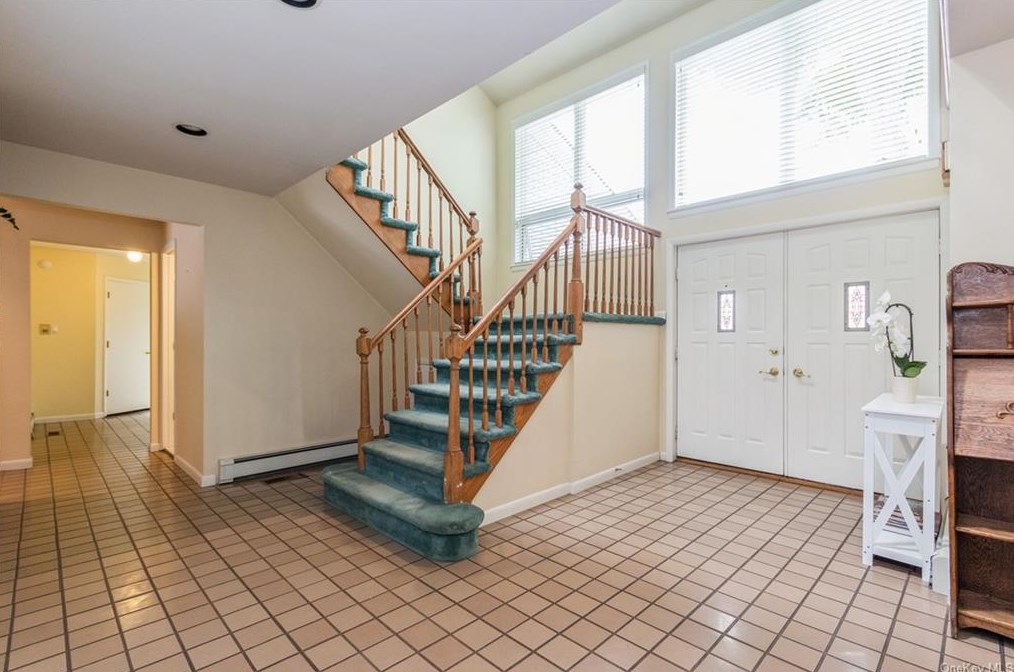 3 Elena Dr, Cortlandt Manor NY  10567-7011 exterior