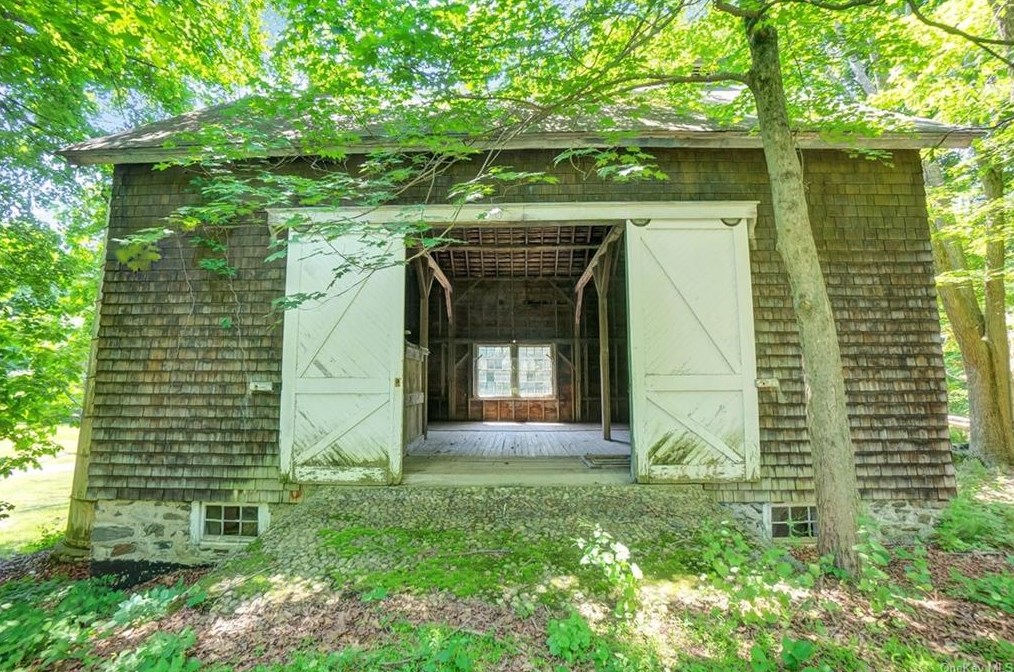 80 Tripp St, Mount Kisco NY  10549-4624 exterior