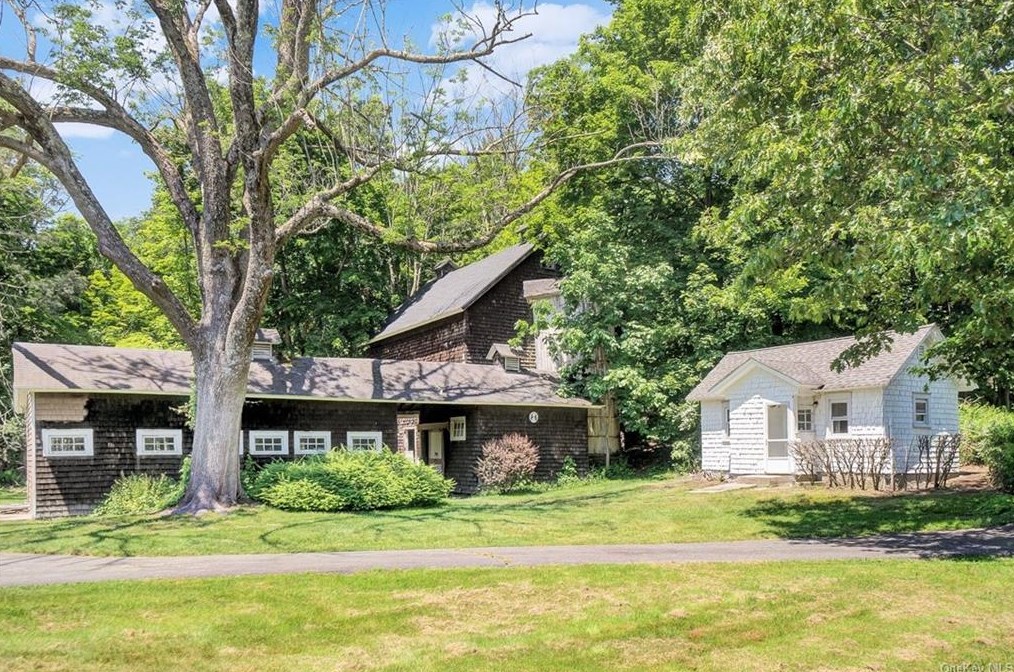 80 Tripp St, Mount Kisco NY  10549-4624 exterior
