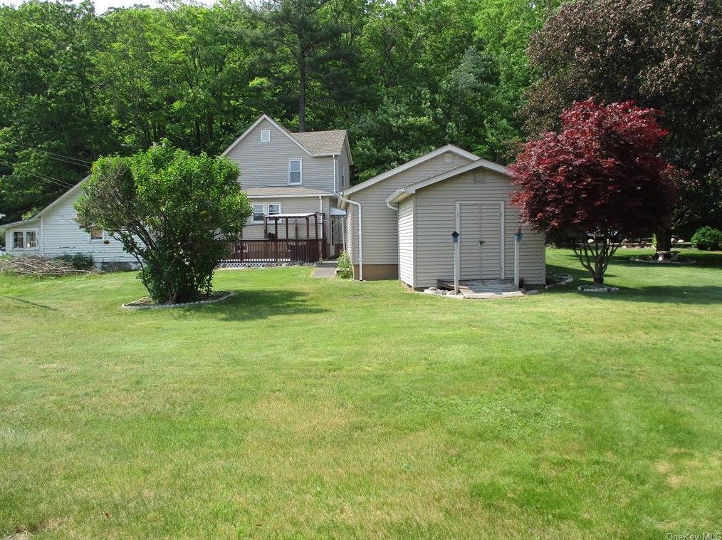 7 Upper Canal St, Port Jervis NY  12771-1242 exterior