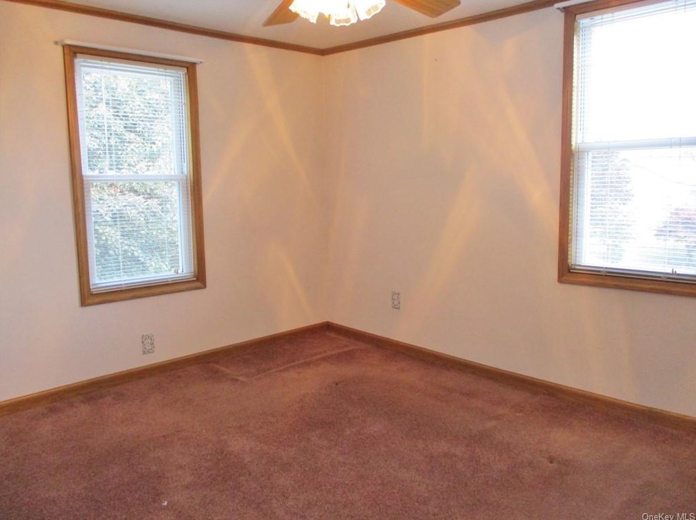 7 Upper Canal St, Port Jervis NY  12771-1242 exterior