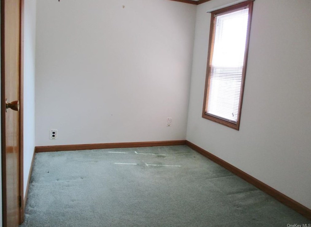 7 Upper Canal St, Port Jervis NY  12771-1242 exterior