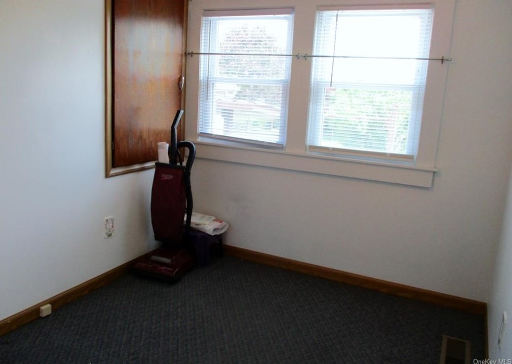 7 Upper Canal St, Port Jervis NY  12771-1242 exterior