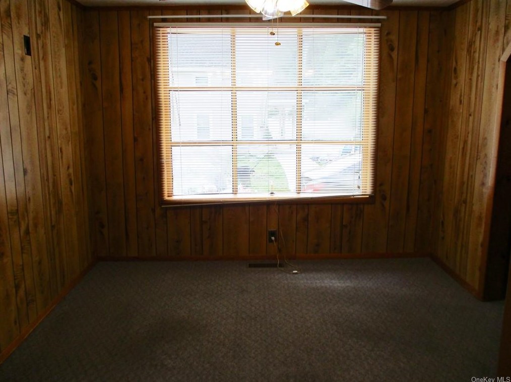 7 Upper Canal St, Port Jervis NY  12771-1242 exterior