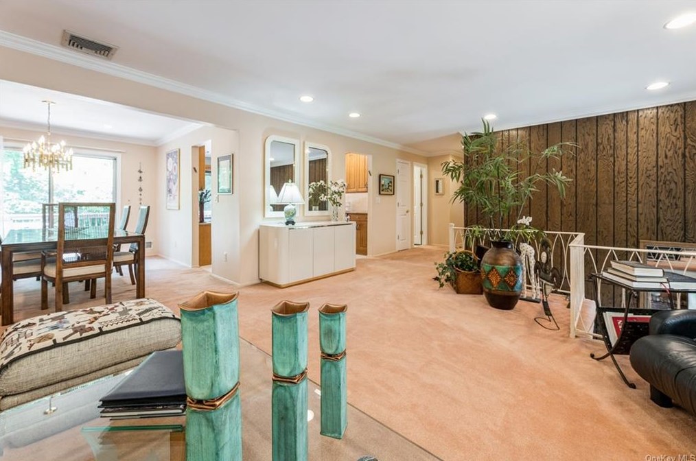 12 Meadow Ln, New City NY  10956-5408 exterior